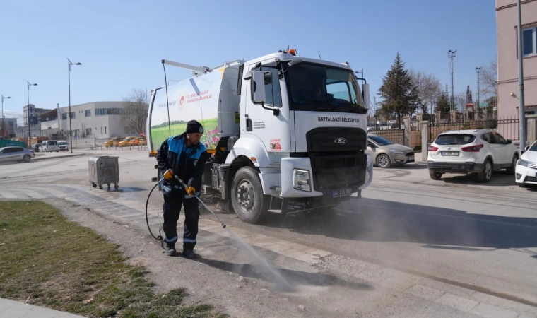 Battalgazi’de Derme Deresi’nde Temizlik
