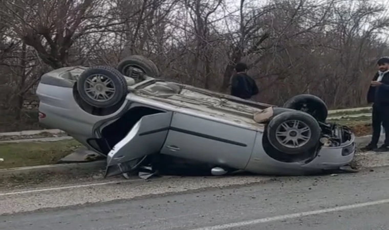 Malatya’da Otomobil Ters Döndü
