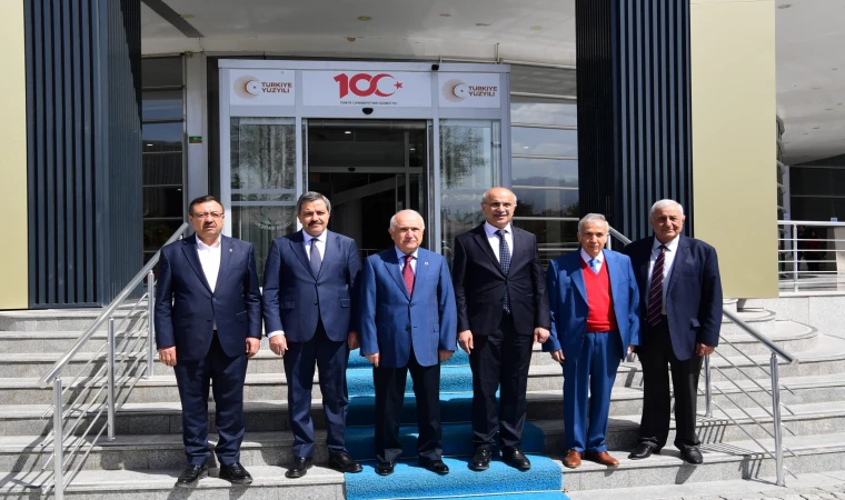 Cemil Çiçek’ten Malatya ve Turgut Özal Vurgusu