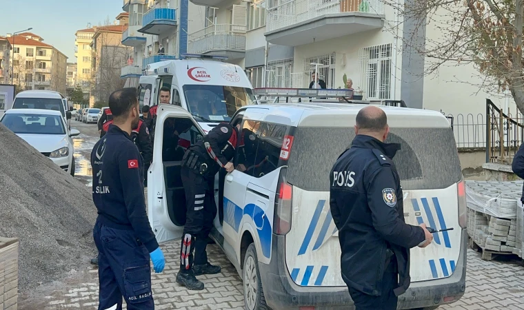 Malatya’da Çıkan Kavgada Baba İle Oğlu Bıçaklandı