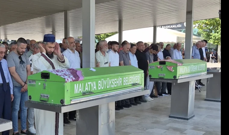 Malatya’da Cinayet Kurbanı Anne ve Kızı Son Yolculuğuna Uğurlandı