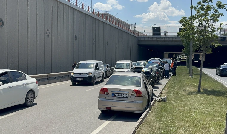 Malatya’da Trafik Kazası, Trafik Kitlendi