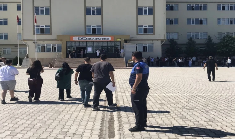 YKS Gününde Battalgazi Zabıtası Sahadaydı