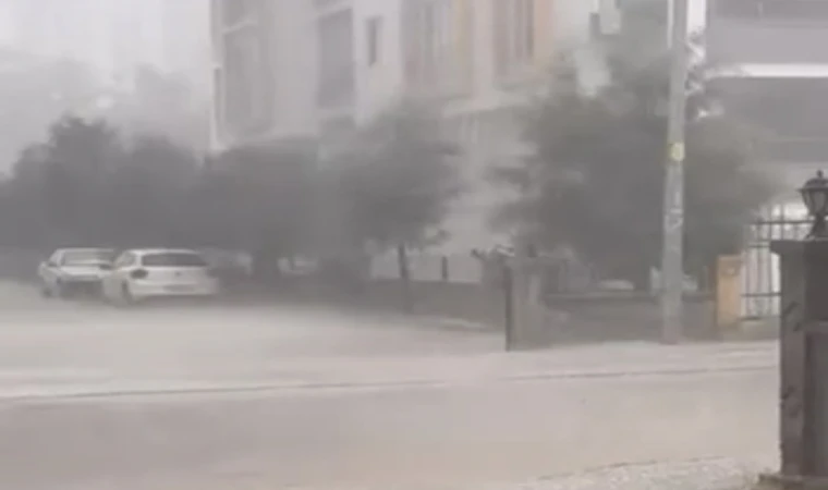 5 Dakikalık Fırtına Malatya’yı Altüst Etti