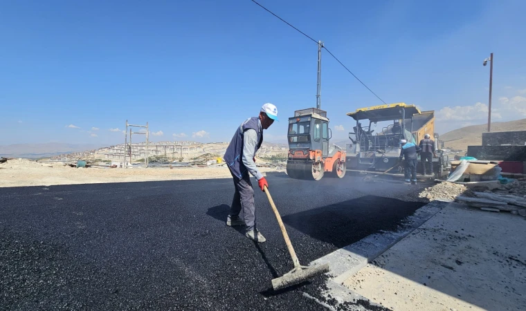 Battalgazi’de Asfalt Mesaisi Tüm Hızıyla Sürüyor