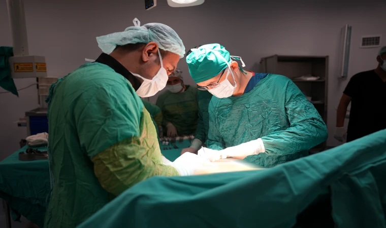 Malatya’da Karınından 15 Kilogramlık Kitle Çıkarıldı
