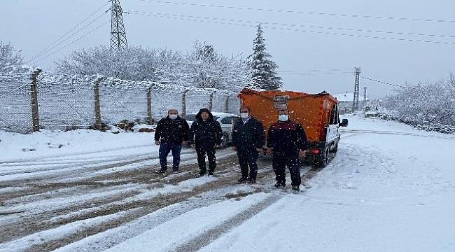 Yeşilyurt’tan Kar Temizleme Çalışmaları Sürüyor