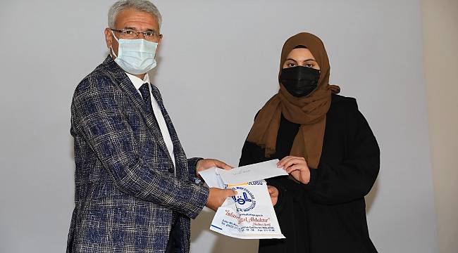 Güder, Bilgi Yarışmasının Ödül Törenine Katıldı