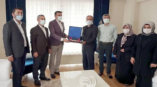 Sadiye Özbey’e,Anneler Gününde Özel Ziyaret 