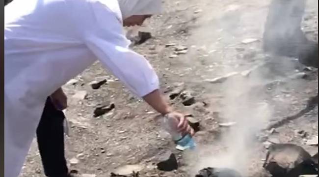 Çalık'ın yangına pet şişeli müdahalesi !