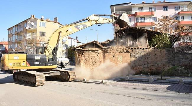 Battalgazi'deki Metruk Binalar Tek Tek Yıkılıyor