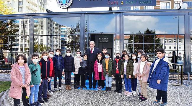 Öğrenciler Mektup Yazdı, Güder Geri Çevirmedi