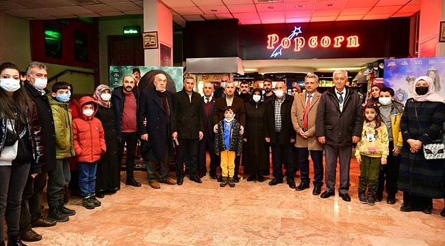 Çınar, 'Eren' Filmini Şehit Yakınları ve Gazilerle Birlikte İzledi