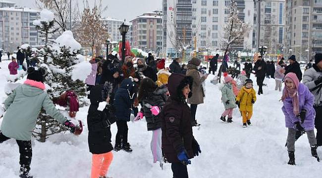 Yeşilyurt'ta Kartopu Şenliğine Yoğun İlgi