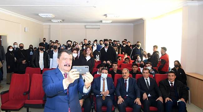  Gürkan, Kariyer Günleri Programına Katıldı