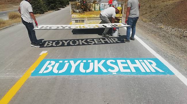 Büyükşehir'den Yol Çizgi Çalışmaları