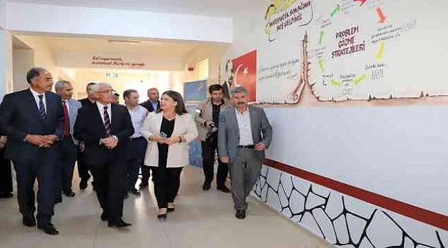 Güder,Öğrencilerinize Ne Kadar Hizmet Etsek Azdır 