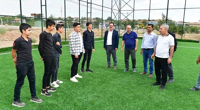 Yeşilyurt'ta Öğrencilerin İstediği Halı Saha Tamamlandı