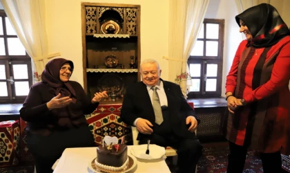 Battalgazi Belediyesi'nden Ateş'e Sürpriz Kutlama