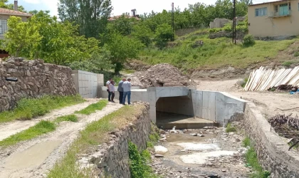 Büyükşehir,Darende’de Köprü Yenileme Çalışmalarını Sürdürüyor
