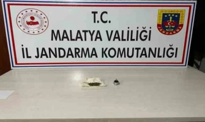 Malatya’da Bekçi Uyuşturucu Kullanırken Yakayı Ele Verdi