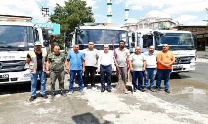 Yeşilyurt’ta Temizlik Çalışmaları Titizlikle Devam Ediyor