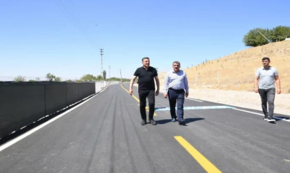 Malatya Büyükşehir, Yolları Asfaltlamaya Devam Ediyor