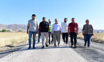 Yeşilyurt’ta Yol Çalışmalarına Ağırlık Verildi