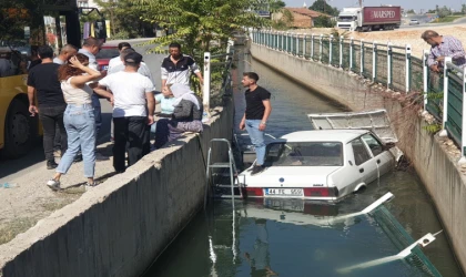 Malatya'da Trafik Kazası,Otomobil Kanala Uçtu