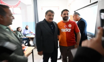 EKPSS Kursiyerlerine Ek Kaynak Kitapları Dağıtıldı