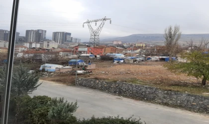 Vatandaşlardan Çadırda Yaşayan Göçmen Tepkisi !