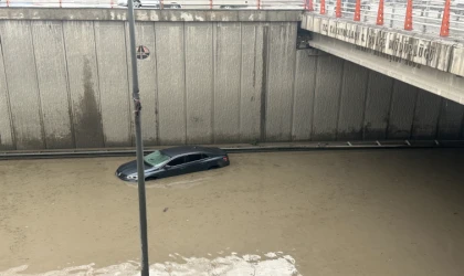 Malatya’da Yağmur ve Dolu Hayatı Felç Etti