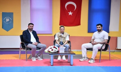 Milli Sporcu Hatice Akbaş, Kick-Boks Sporcularıyla Buluştu