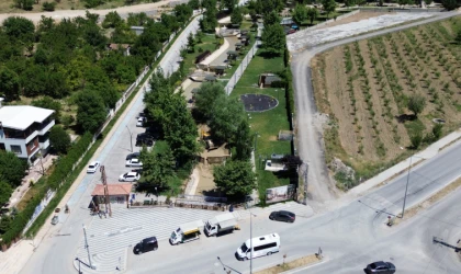 Battalgazi’de Parklarda Temizlik Çalışmaları Devam Ediyor