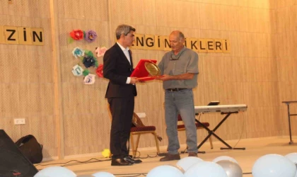 Malatya’da O Yazar Kitap Gelirini Öğrencilere Bağışladı