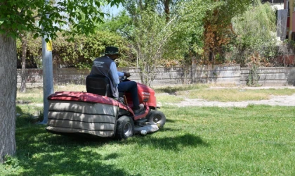 Yeşilyurt’ta Parklara Yönelik Temizlik Seferberliği