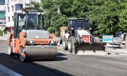 Yeşilyurt’ta Yollar Sil Baştan Yenileniyor!