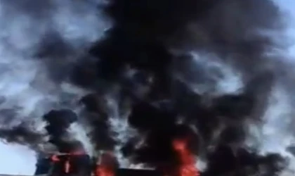 Malatya’da Bariyere Çarpan Tır Alev Alev Yandı