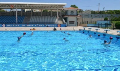 Malatya’da Olimpik Yüzme Havuzu Açıldı