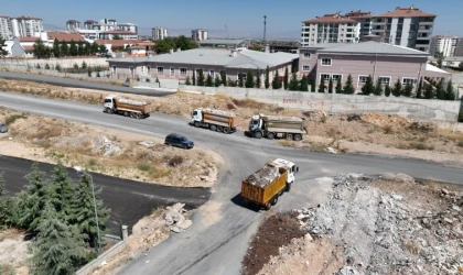 Malatya Büyükşehir, Temizlik Çalışanlarına Başladı