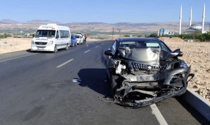 Malatya’da Minibüs İle Otomobil Çarpıştı: 9 Yaralı