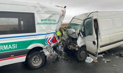 Aksaray’da Feci Kaza İkisi Asker 3 Ölü