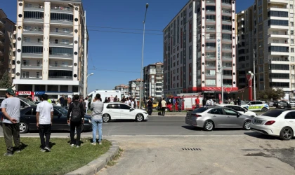 Malatya’da Ticari Araç Yayalara Çarptı 3 Ağır Yaralı