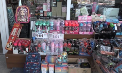Okullar Pazartesi Açılıyor, Kırtasiye Fiyatlarına Tepki Var