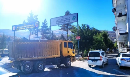 Malatya’da Kamyon İle Motosiklet Çarpıştı 1 Yaralı