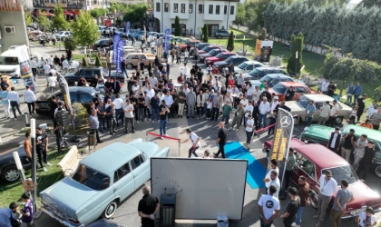 Malatya’da Klasik Mercedes Rüzgarı Esti