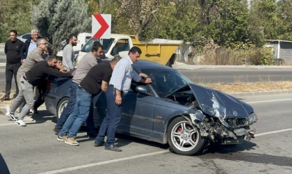 Malatya’da Trafik Kazası Biri Ağır Üç Yaralı