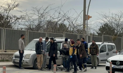 Malatya’da Direksiyon Başında Rahatsızlanan Sürücü Kaldırıma Çarptı