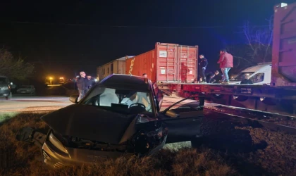 Malatya’da Tren Otomobil’e Çarptı 5 Yaralı
