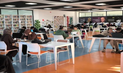 Yeşilyurt’ta Gençlerin Buluşma Noktası Çilesiz Kütüphanesi